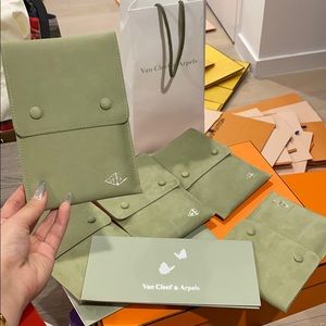 Van cleef & arperls jewelry pouch